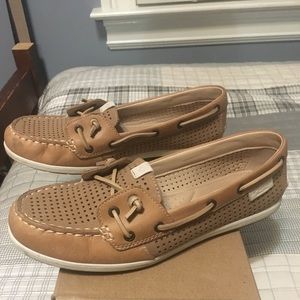 Women’s Sperry shoes